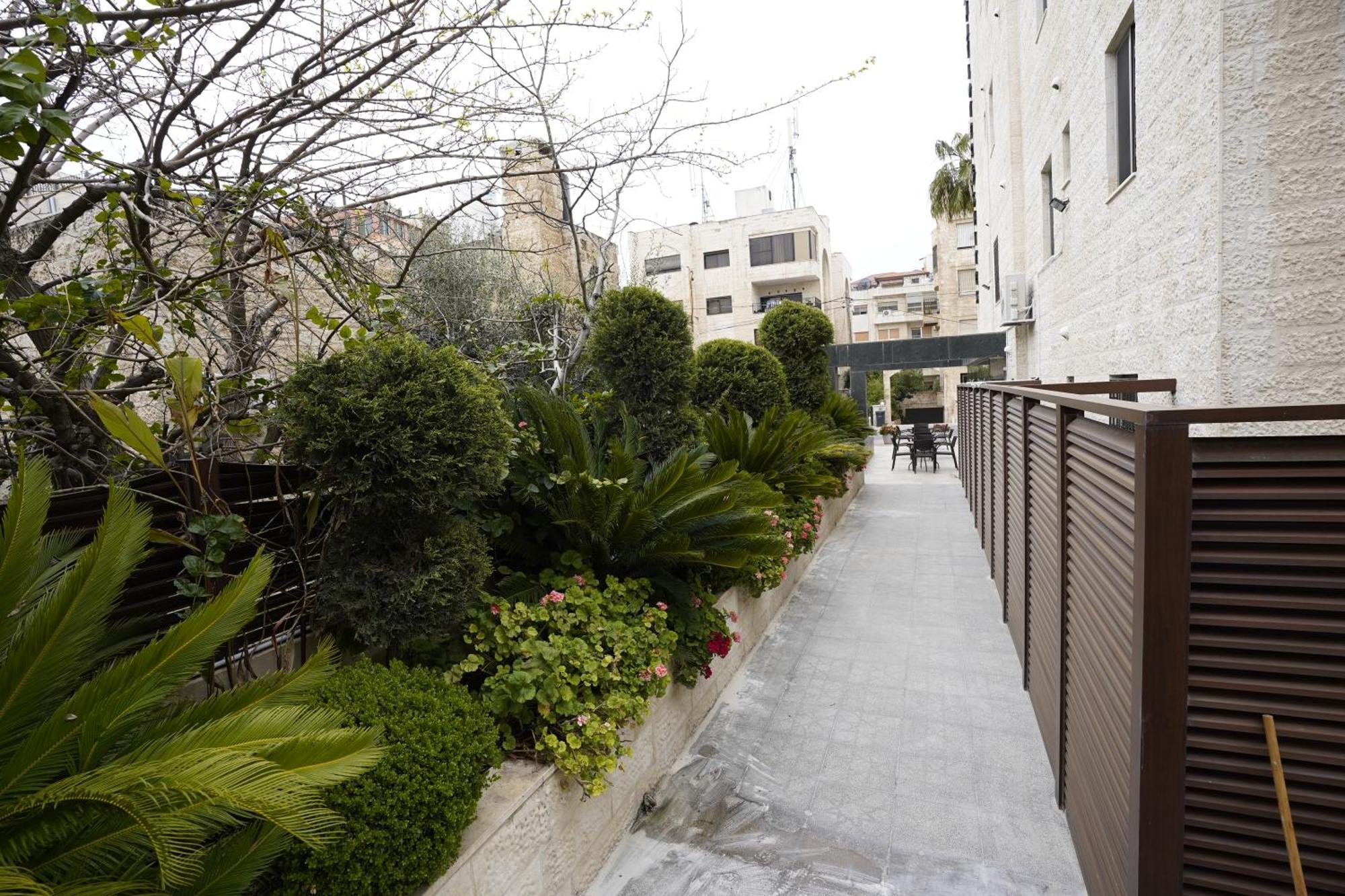 Naylover Hotel Suites Amman Esterno foto