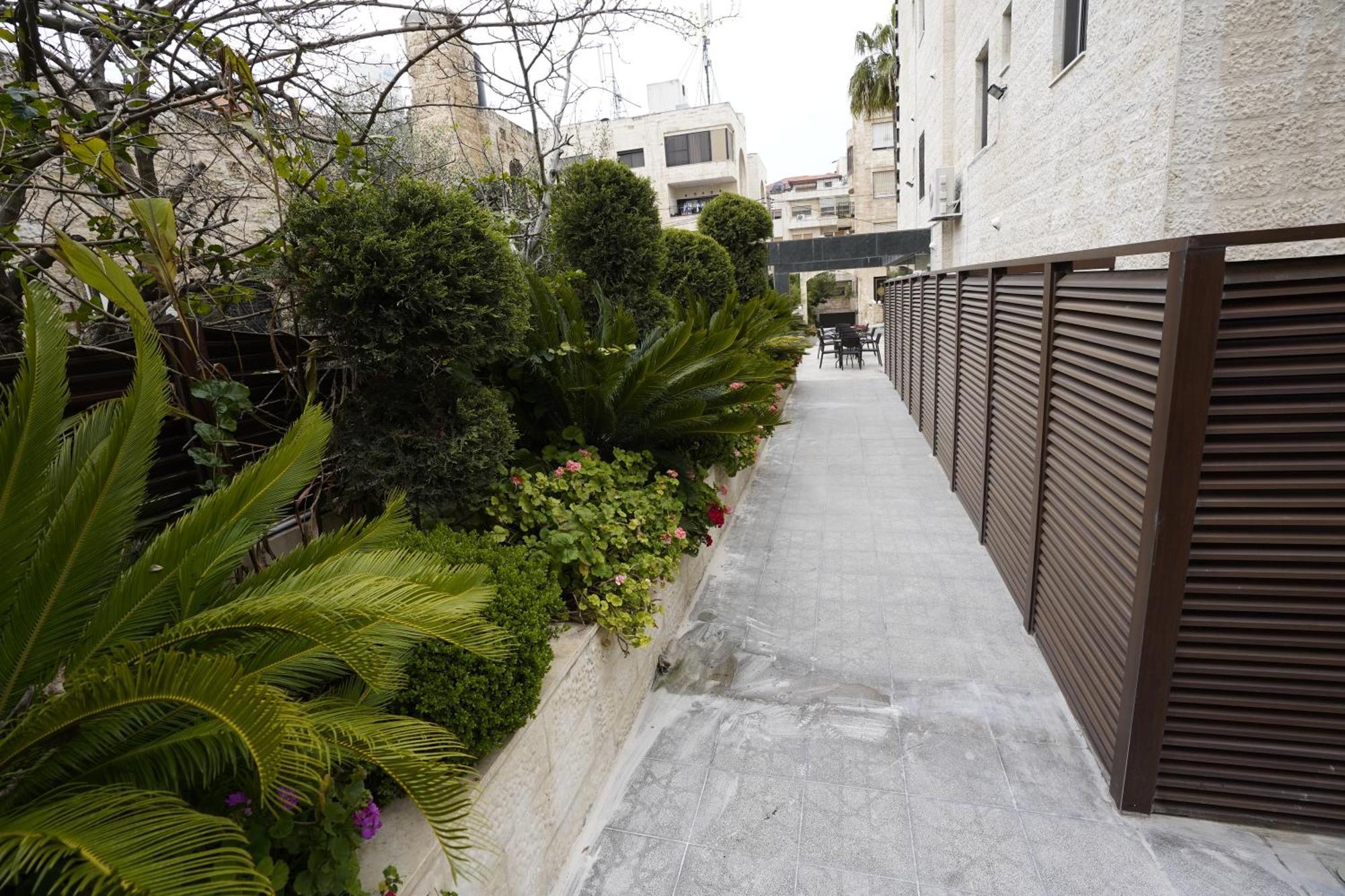 Naylover Hotel Suites Amman Esterno foto