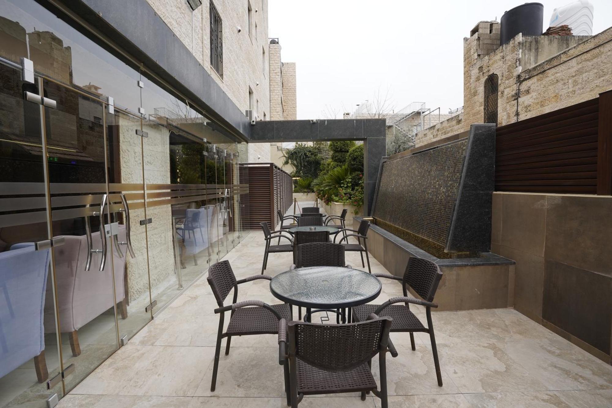 Naylover Hotel Suites Amman Esterno foto