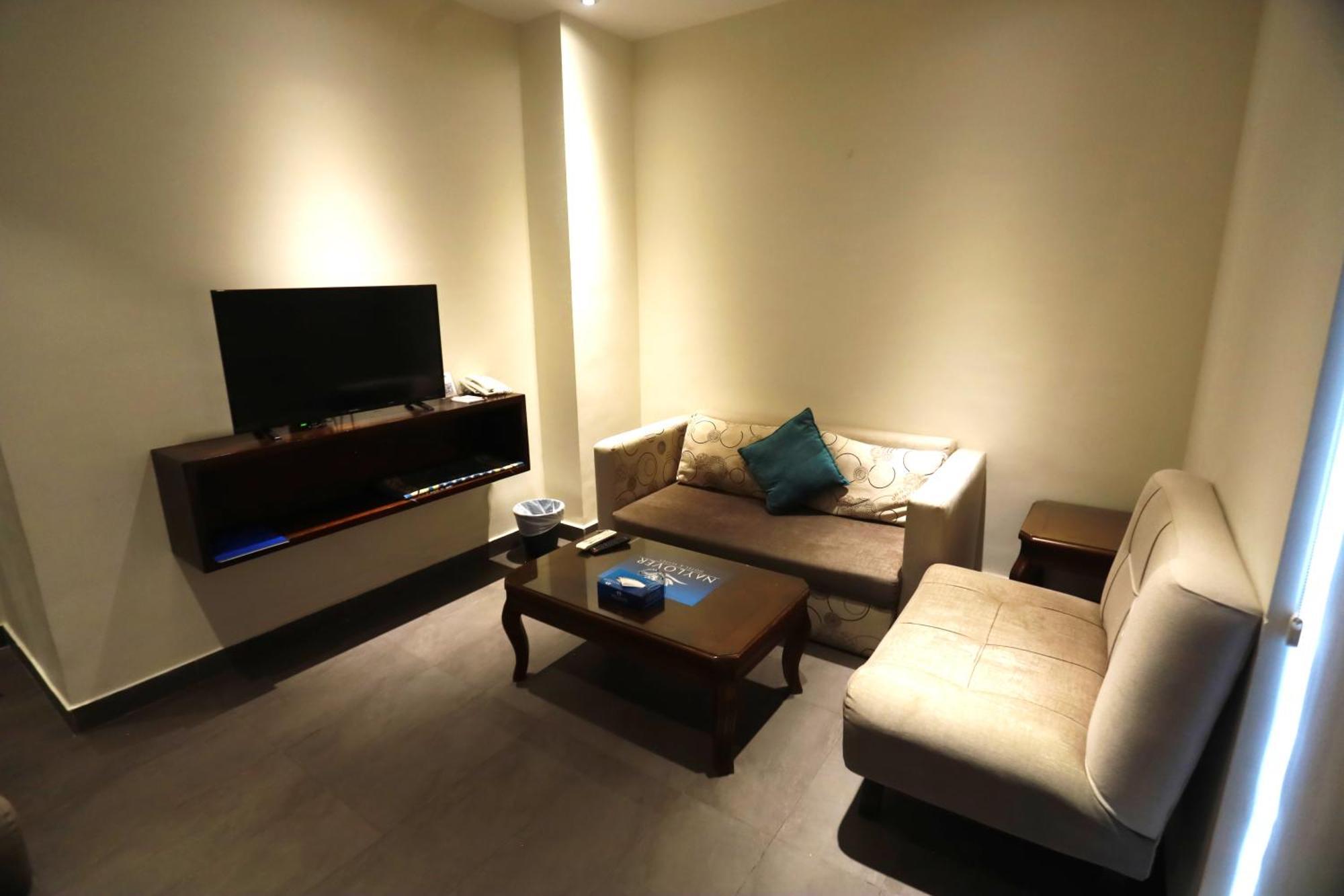 Naylover Hotel Suites Amman Esterno foto