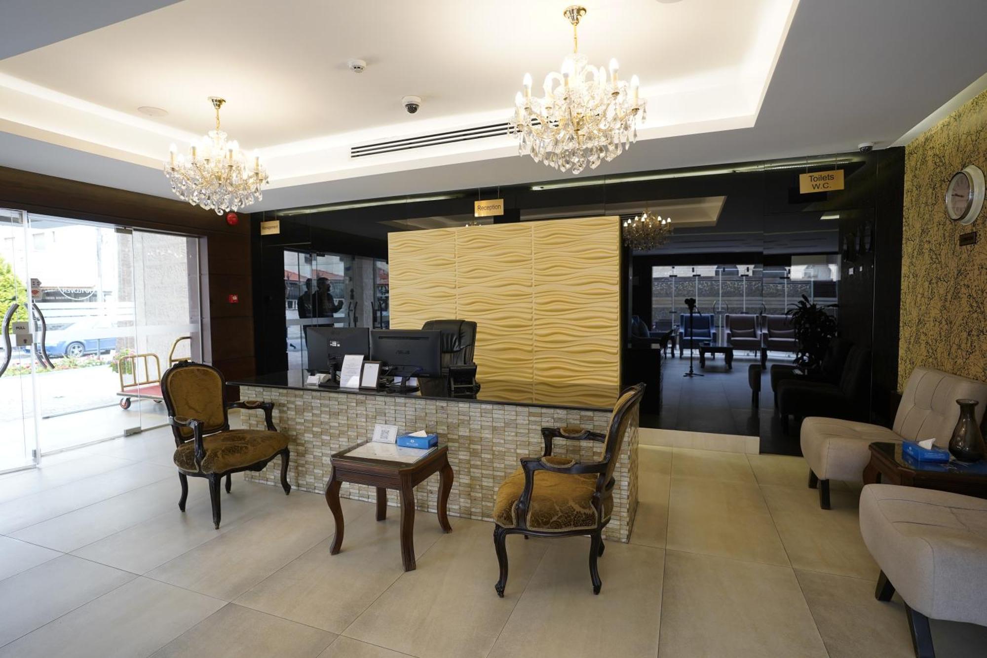 Naylover Hotel Suites Amman Esterno foto