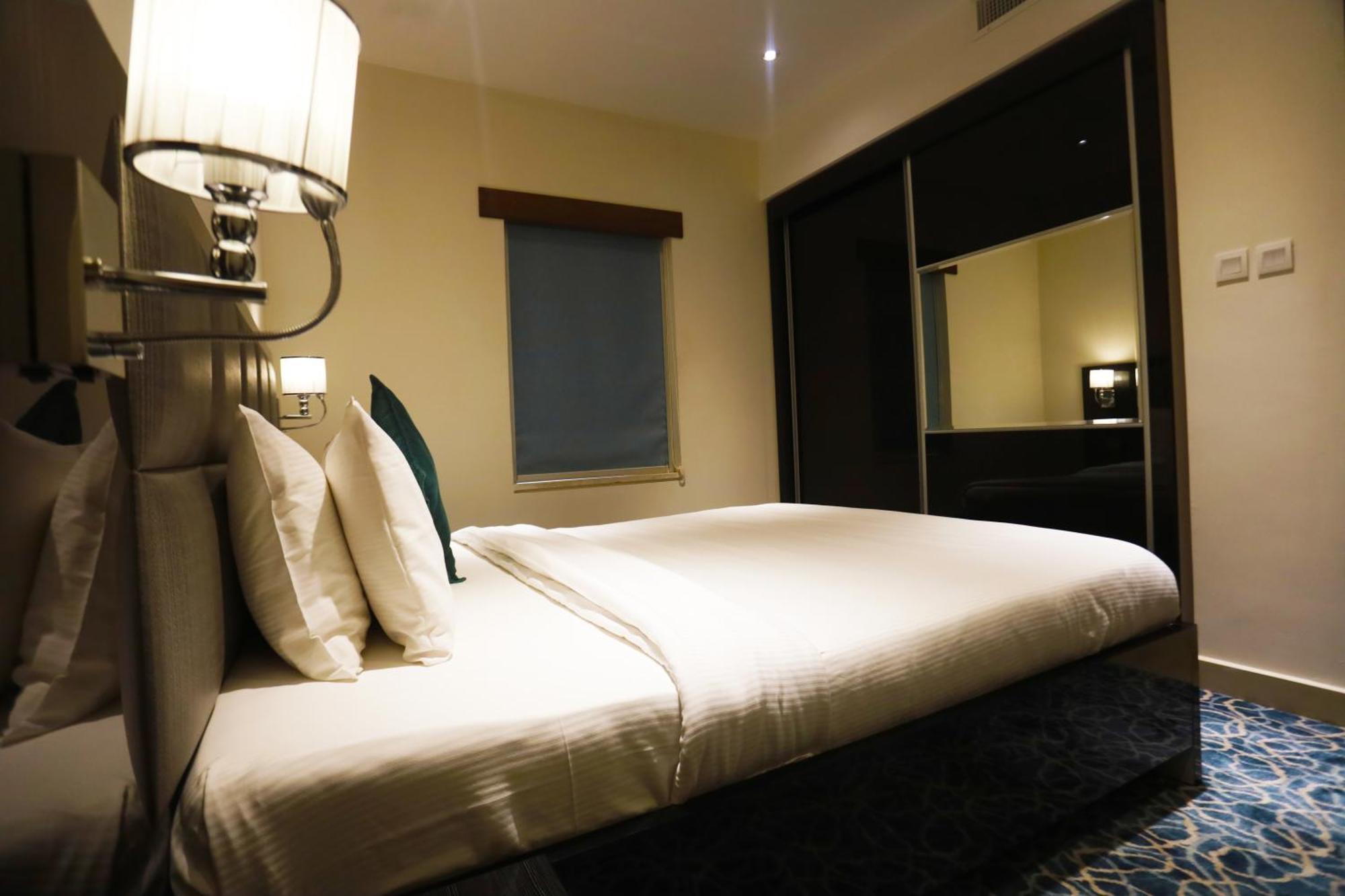 Naylover Hotel Suites Amman Esterno foto