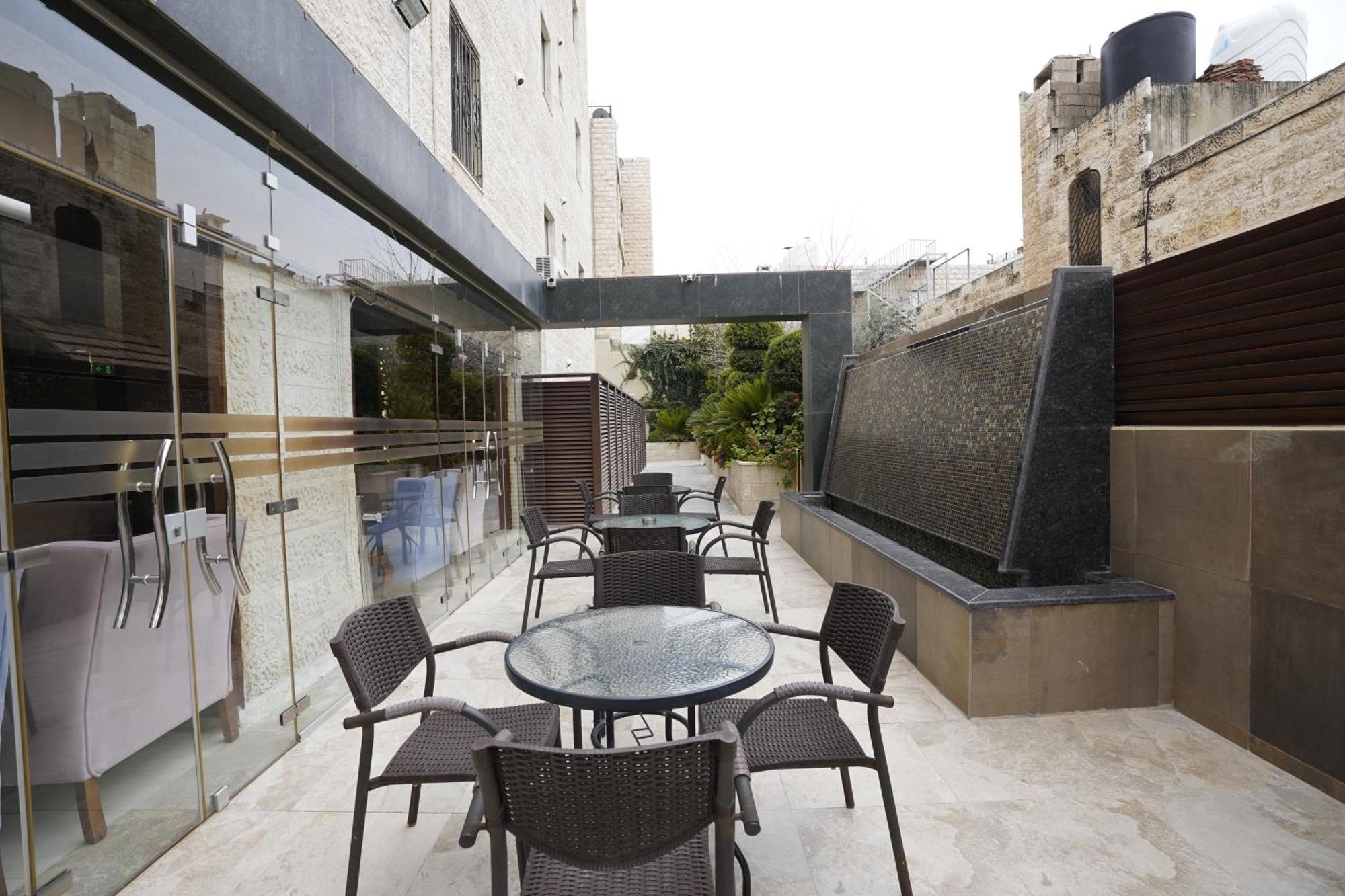Naylover Hotel Suites Amman Esterno foto