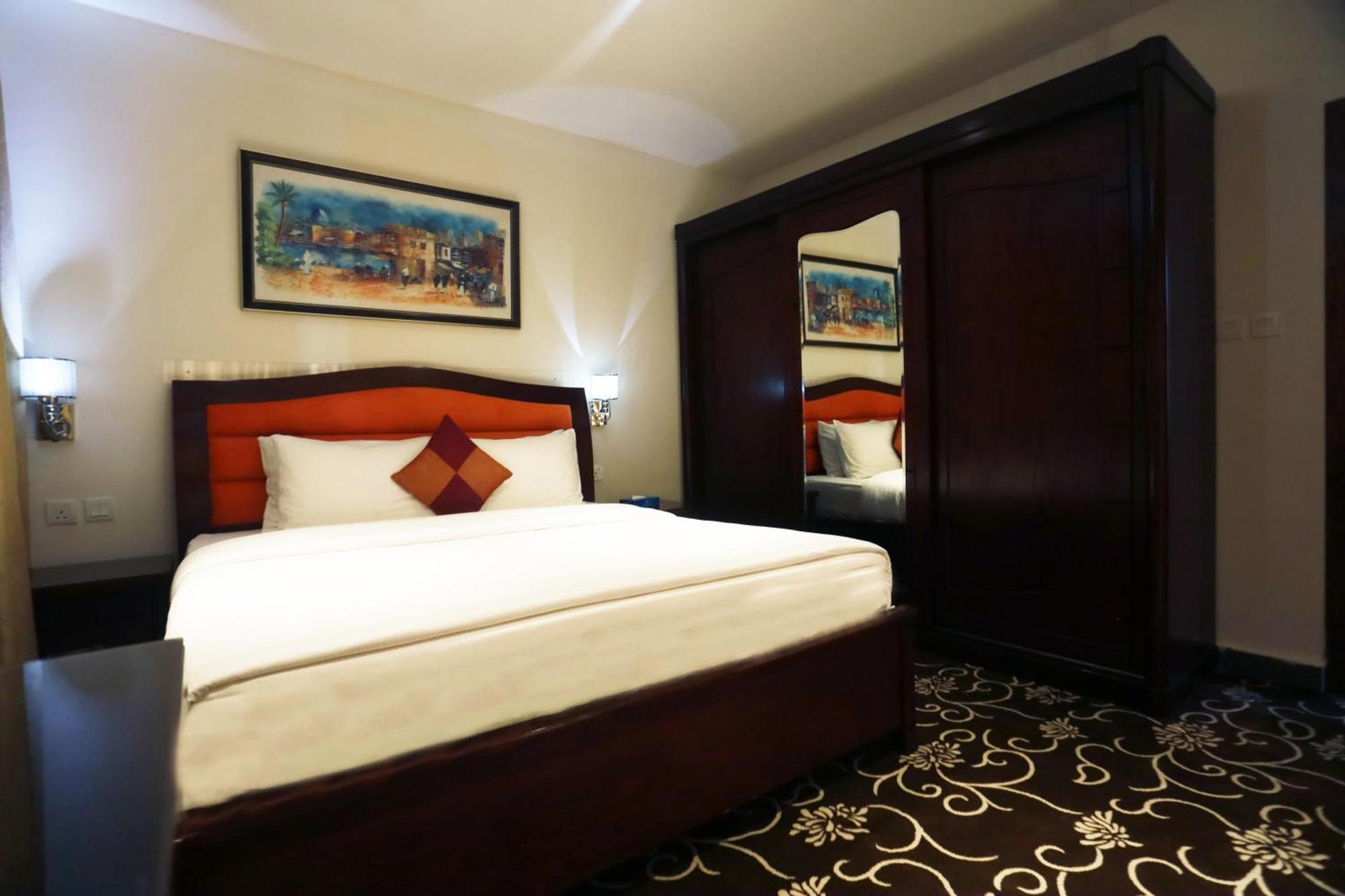 Naylover Hotel Suites Amman Esterno foto