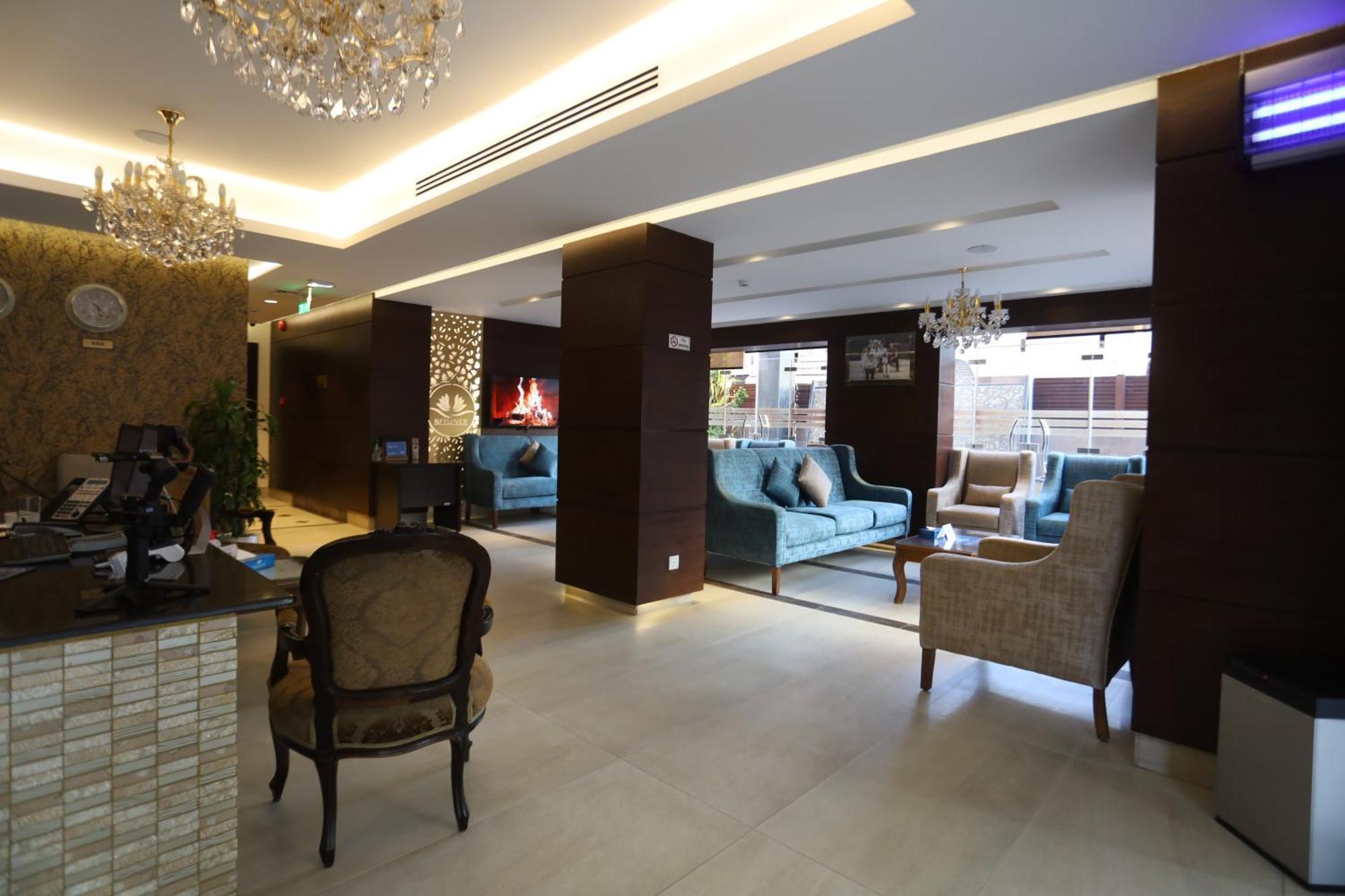 Naylover Hotel Suites Amman Esterno foto